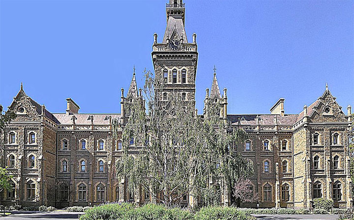 メルボルン大学